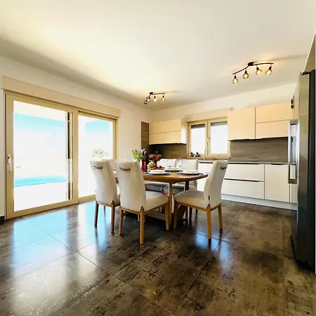 Apartment Svila *